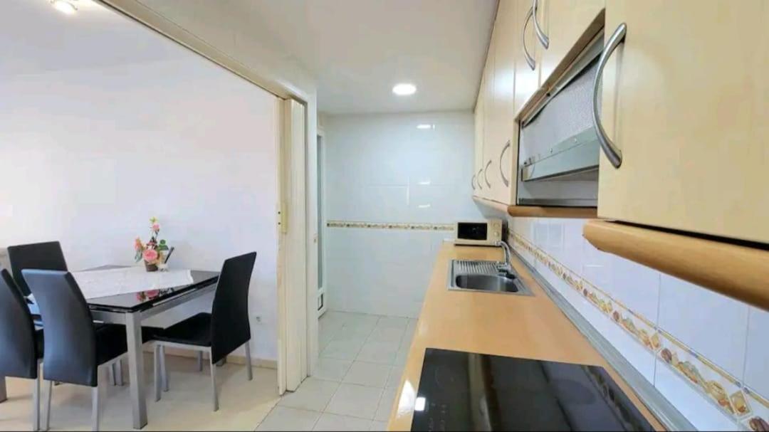 Vacanza Luxury Complex- Parking , Pool Only In The Summer , Rincon De Loix Apartment เบนิดอร์ม ภายนอก รูปภาพ